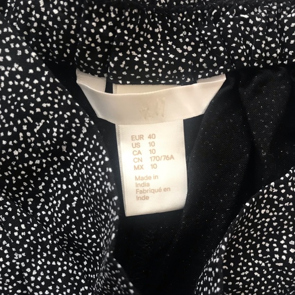 H&M black and white polka dot shorts - Picture 3 of 3